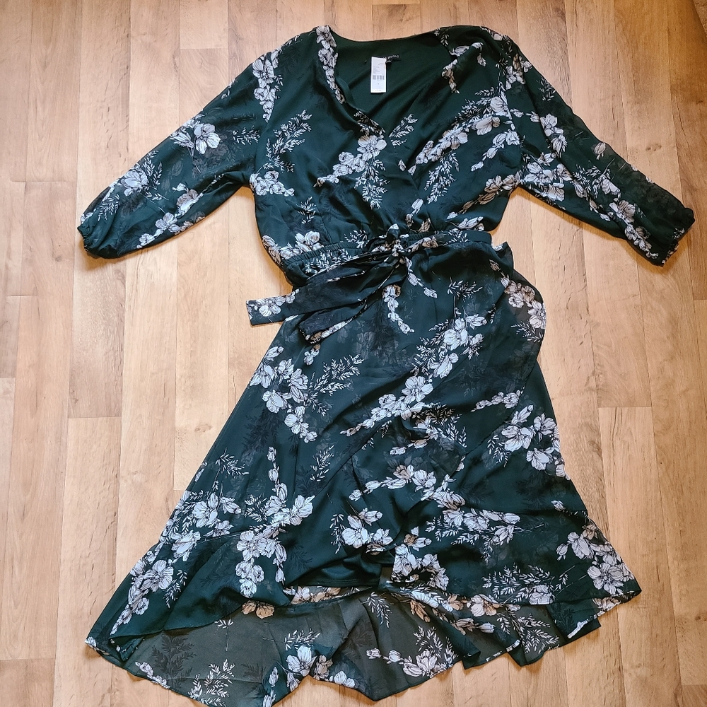 Dark Green Maxi Dress with Flowers - 28